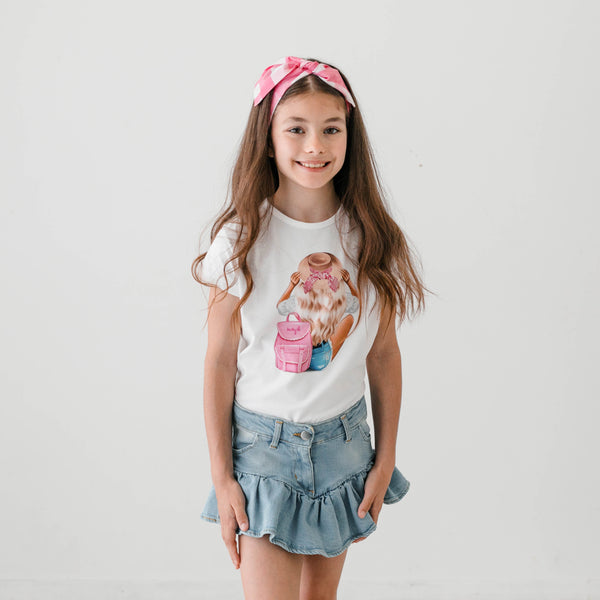 GIRL WITH BACKPACK PRINT T-SHIRT